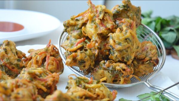 MIX VEGETABLE PAKORAS (8 PIECES)